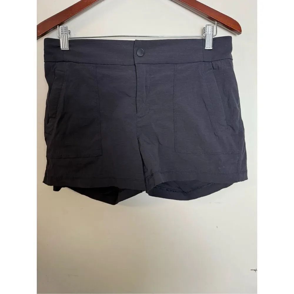 Athleta Trekkie 4” Shorts Black 10 Athleisure Gym Sporty Workout Athletic